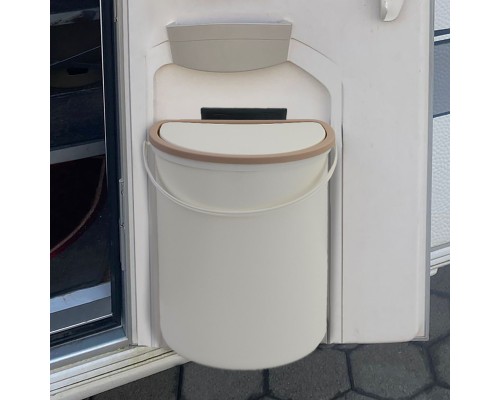 Závěsný odpadkový koš do karavanu