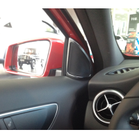 Chromový rámeček reproduktoru ve dveřích Mercedes Benz A W176/GLA X156