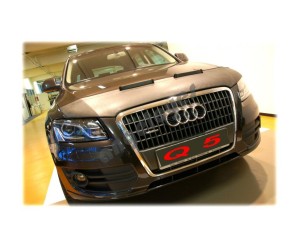 Audi Q5 (2008-2012) – kožený kryt kapoty (vzhled carbon)