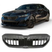 Maska BMW 5 G60/G61 – černá, lesklá (LED modul)
