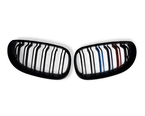 Maska BMW 5 E60/E61 – černá lesklá trikolora, styl M5
