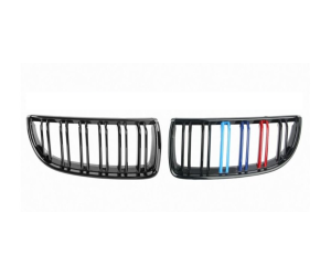 Maska BMW 3 E90/E91 (2005-2008) – trikolora lesklá, styl M3