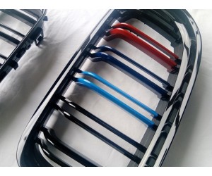 Maska BMW 3 E90/E91 (2008-2011) – trikolora lesklá, styl M3 