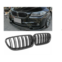 Maska BMW 5 F10/F11 – vzhled carbon lesklá, styl M5