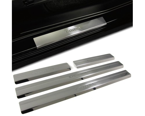 Nerezové nástupní lišty pro Volkswagen Amarok - stříbrné