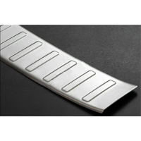 Nerezová ochranná lišta na nárazník Škoda Superb 3 sedan - lesklá