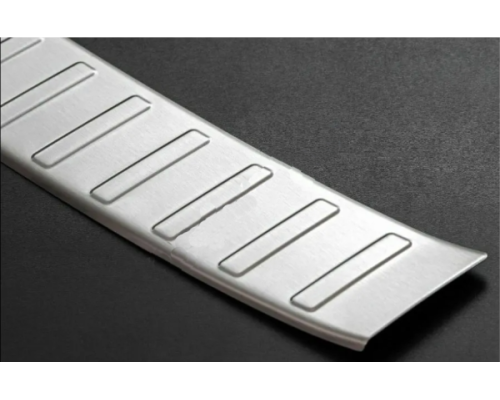 Nerezová ochranná lišta na nárazník Škoda Superb 3 sedan - lesklá