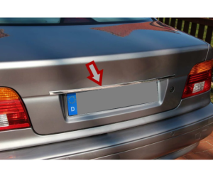 Nerezová lišta nad SPZ BMW 5 E39