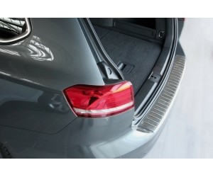 Nerezová ochranná lišta na nárazník Volkswagen Passat B8 kombi - lesklá