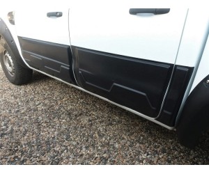 Boční lišty dveří Ford Ranger T6/T7/T8 - verze bez imitace šroubků