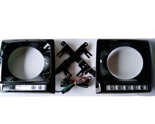 Mercedes Benz G (W463) – rámečky světel s denním svícením, černé lesklé