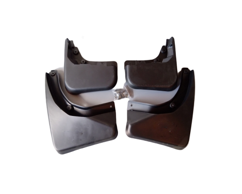 Zástěrky, lapače nečistot Mercedes Benz GLK (verze bez bočních nášlapů)